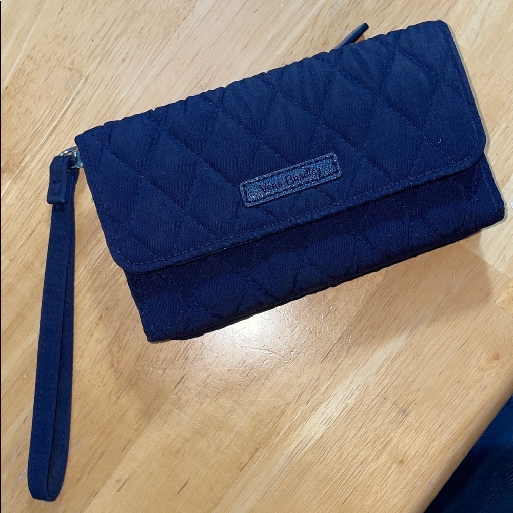💜Vera Bradley Quilted Blue Wristlet - Picture 1 of 3